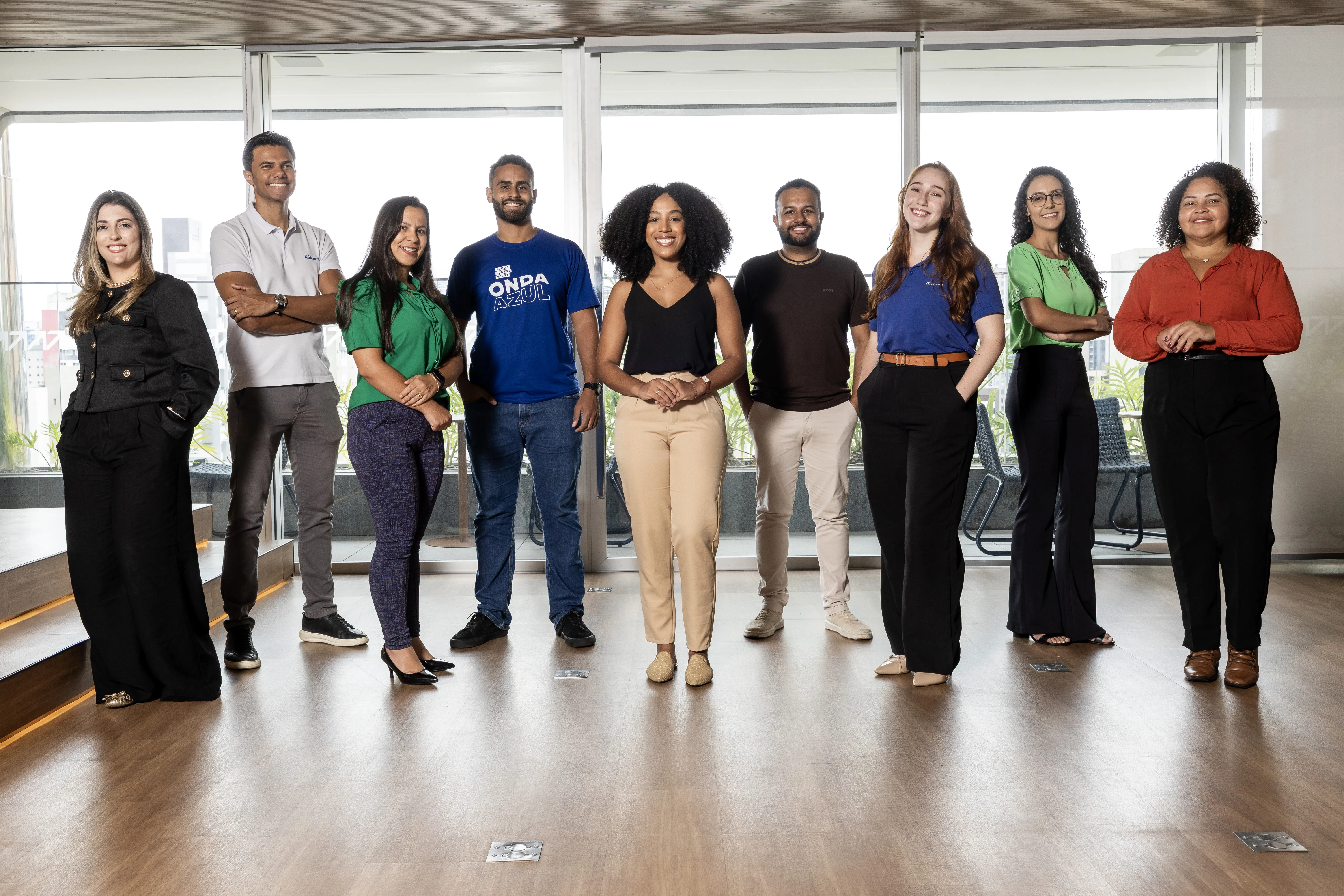 grupo de pessoas no banco mercantil